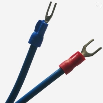 El cable de la UL 1015 con SV1.25-3 de encargo aisló el terminal del voltaje del conector del alambre de la pala de la bifurcación
